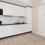 Comfy Kapitanska & Parking & Balcony By Renters Apartman *
