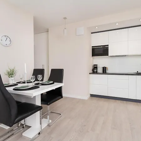 Comfy Kapitanska & Parking & Balcony By Renters Apartamento Gdynia