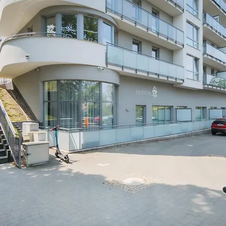 Comfy Kapitanska & Parking & Balcony By Renters شقة *