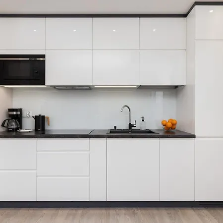 Comfy Kapitanska & Parking & Balcony By Renters